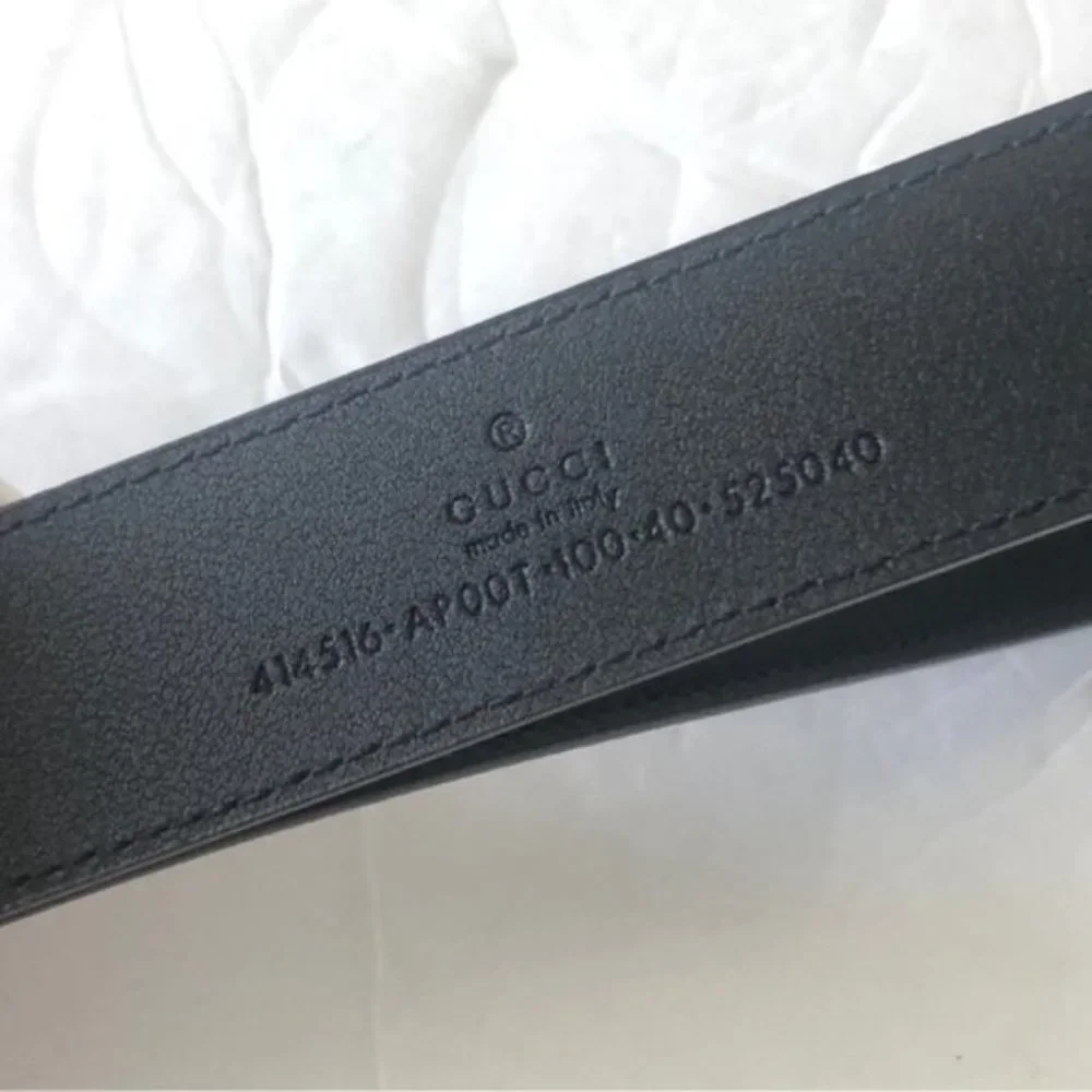 Gucci Leather Double G buckle  Belt Black Made in Italy 1in Wide New Sz. 100-40
